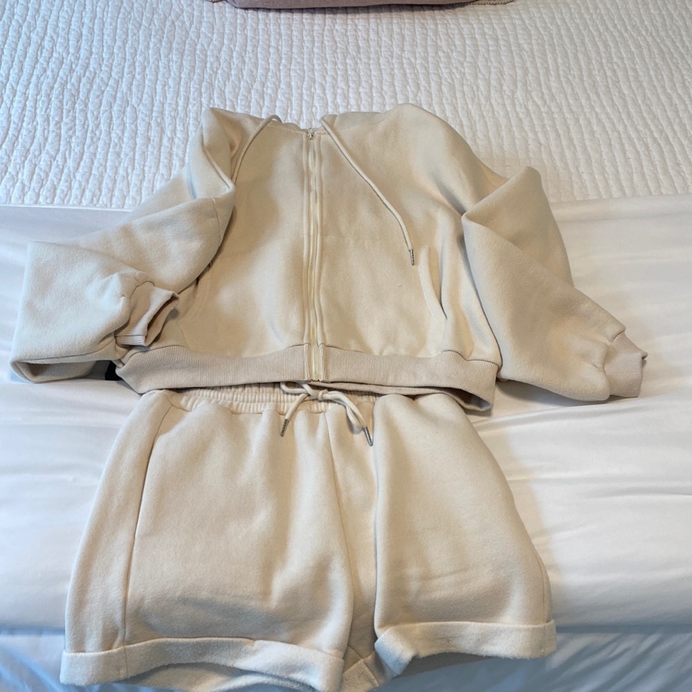 Lounge Set - image 1